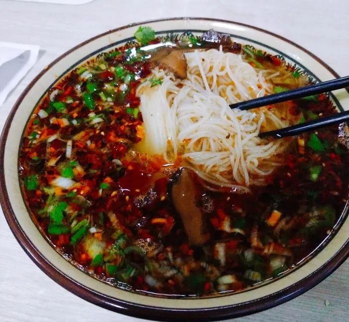 洛阳美食攻略10元以下,扁豆块洛阳的吃法