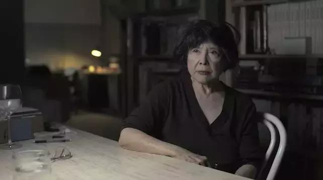 86岁的好莱坞华人教母：我是一只独来独往的豹，不需要结婚