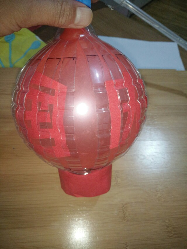 塑料瓶做灯笼的方法步骤图解,塑料瓶创意造型灯笼制作方法