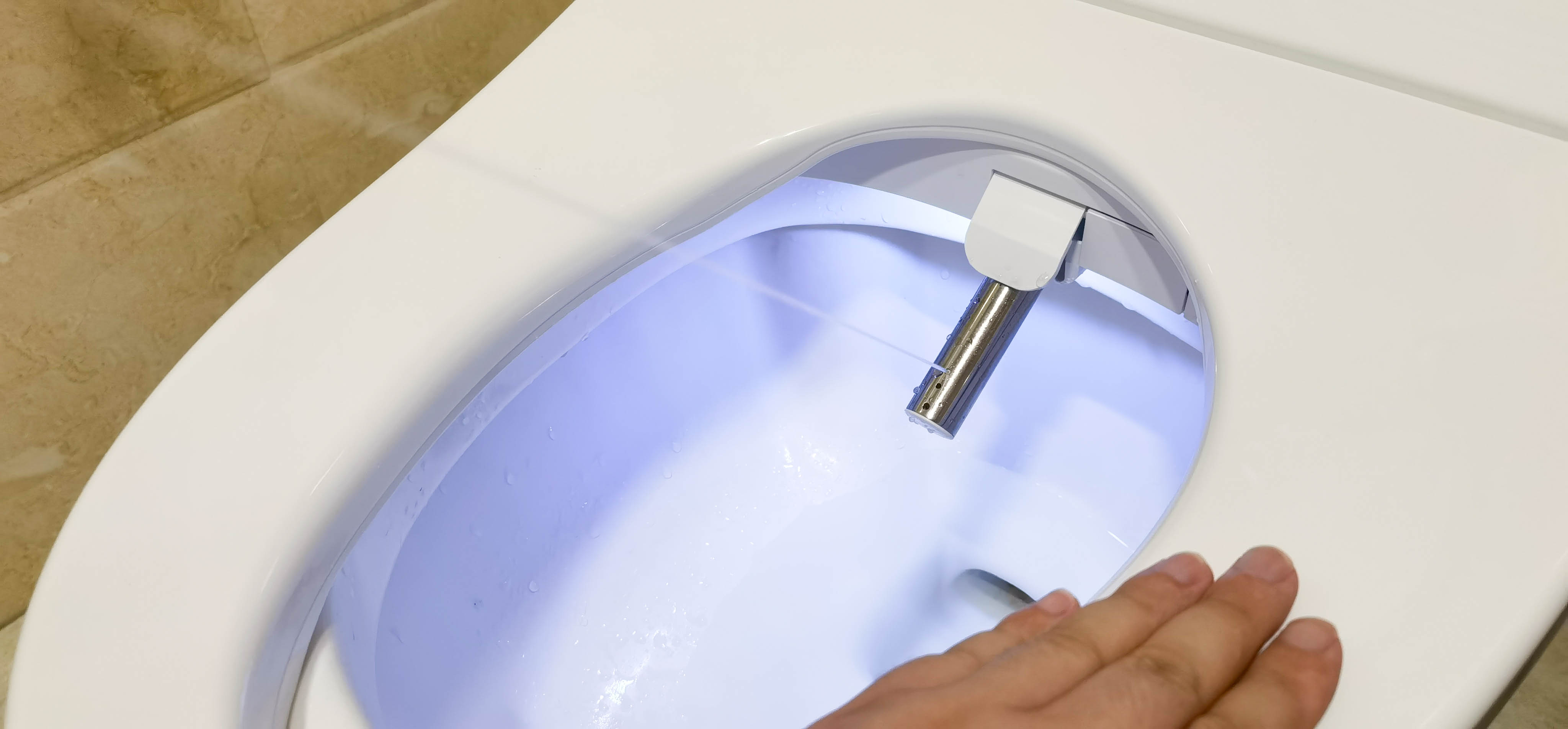 海尔智能马桶盖x3和v6哪个好,海尔智能马桶盖v117和v3对比