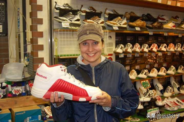 nba球员的鞋和普通人的鞋比,nba球员有多少鞋子