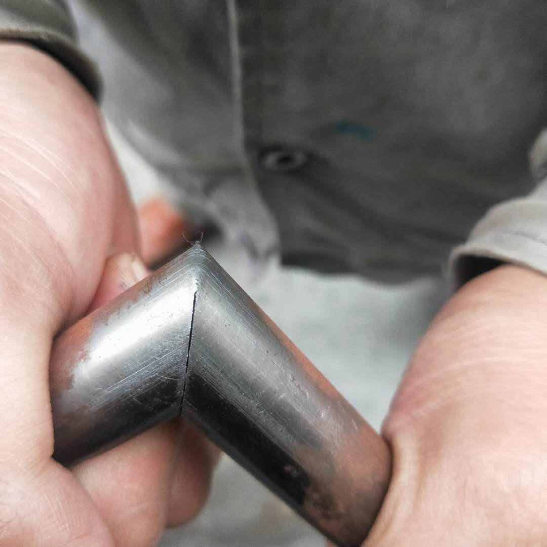 25方管切九十度角一次成型,25方管切90度角