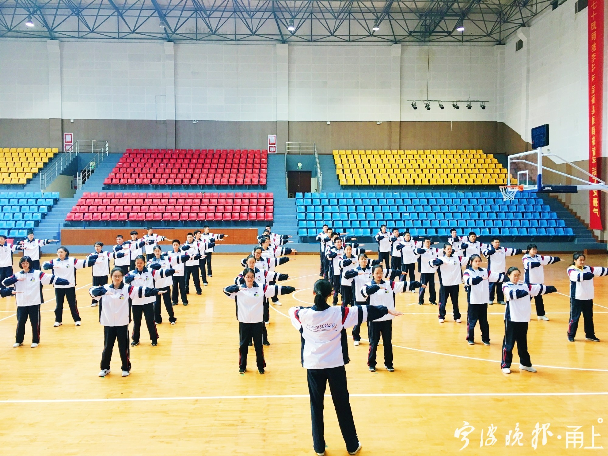 既是学霸又是国服打野,既是学霸又是校霸双男主