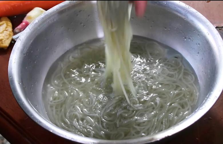 想吃酸辣粉教你方法,您知道酸辣粉怎么做才好吃吗