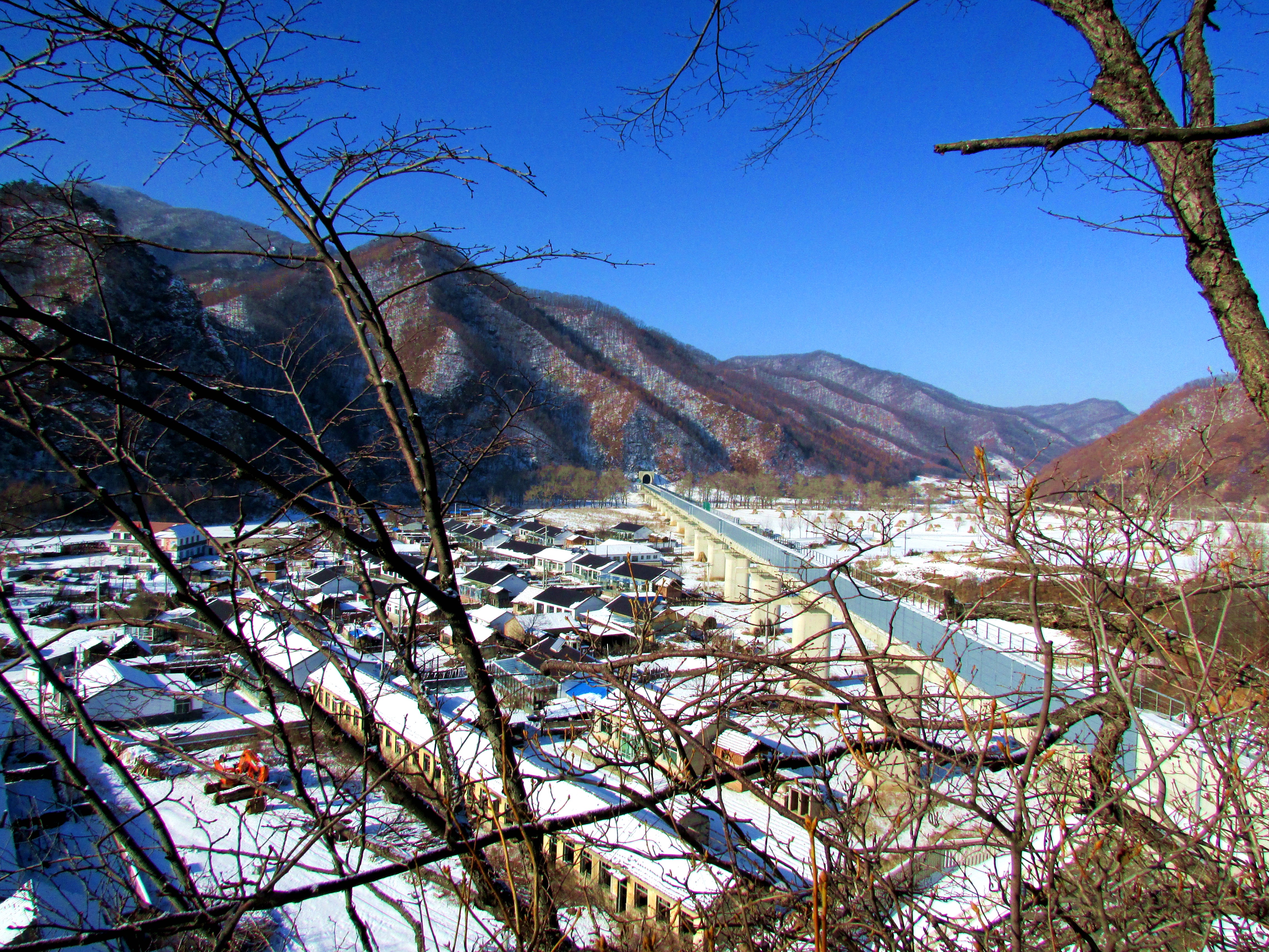 本溪湖里村冬季景色,本溪湖里村景色视频