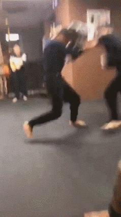 lol单挑赛uzi,lol十周年uzi登场