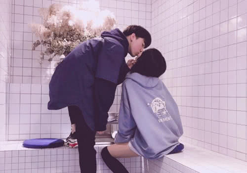 女生第一次接吻该如何引导,第一次接吻怎么让女生难忘