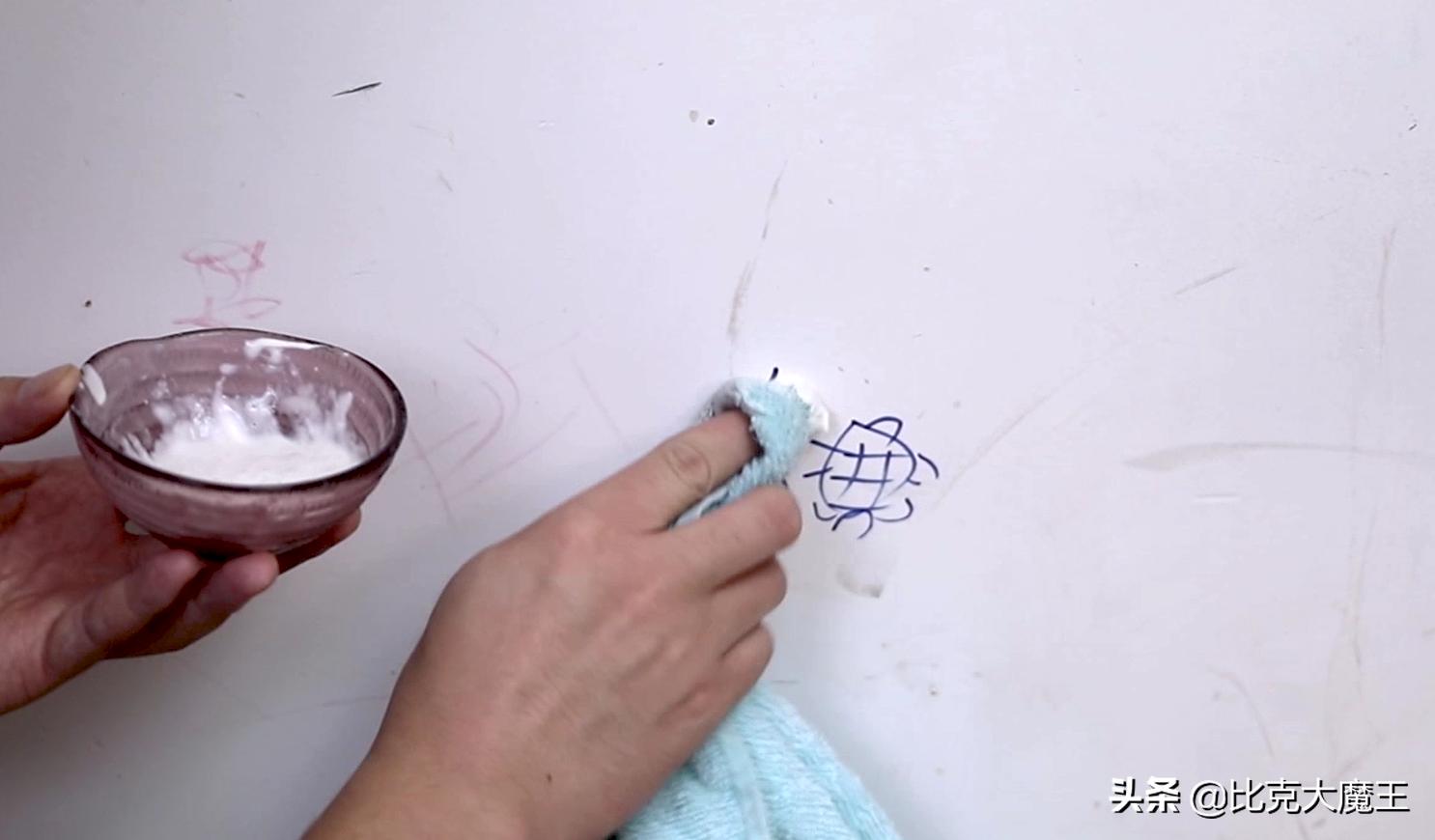 白墙脏了最好别用水擦,白墙脏了不用重新刷教你一招