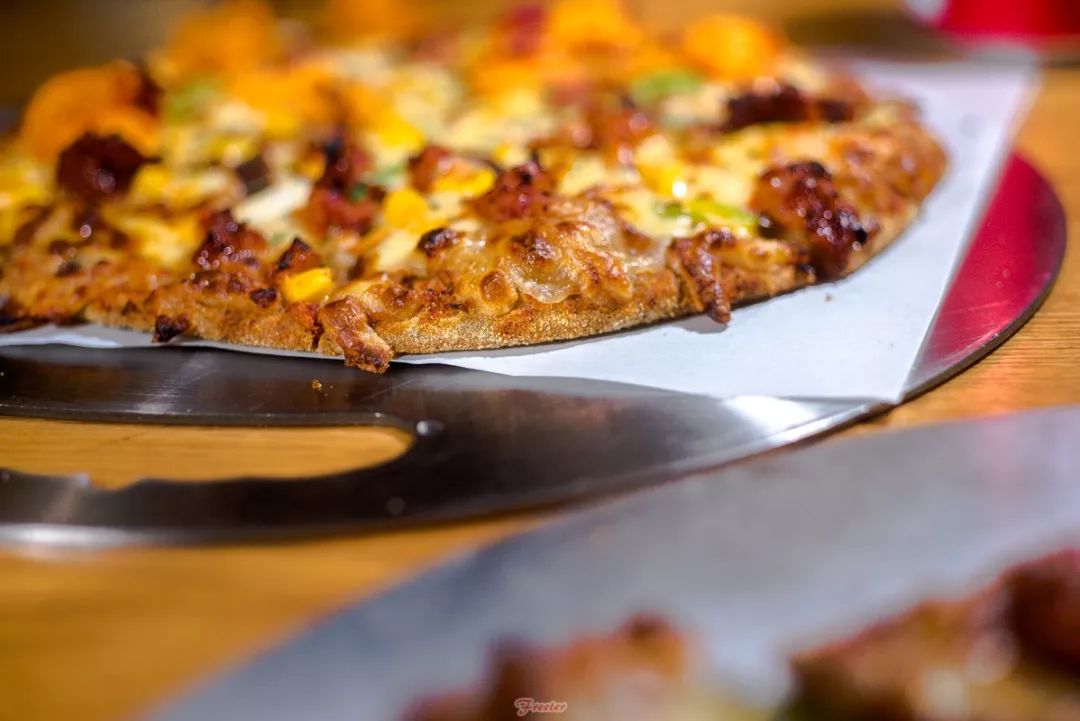 这是一家神奇Pizza小店，居然默默霸占着海口点评西餐榜TOP1