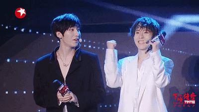 陈伟霆帅得一塌糊涂,陈伟霆不光长得帅还实力宠粉