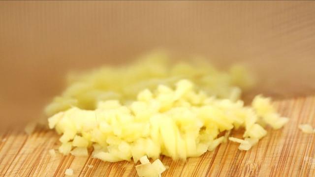 大骨汤怎么炖才给小孩补钙,大骨汤怎么炖补钙