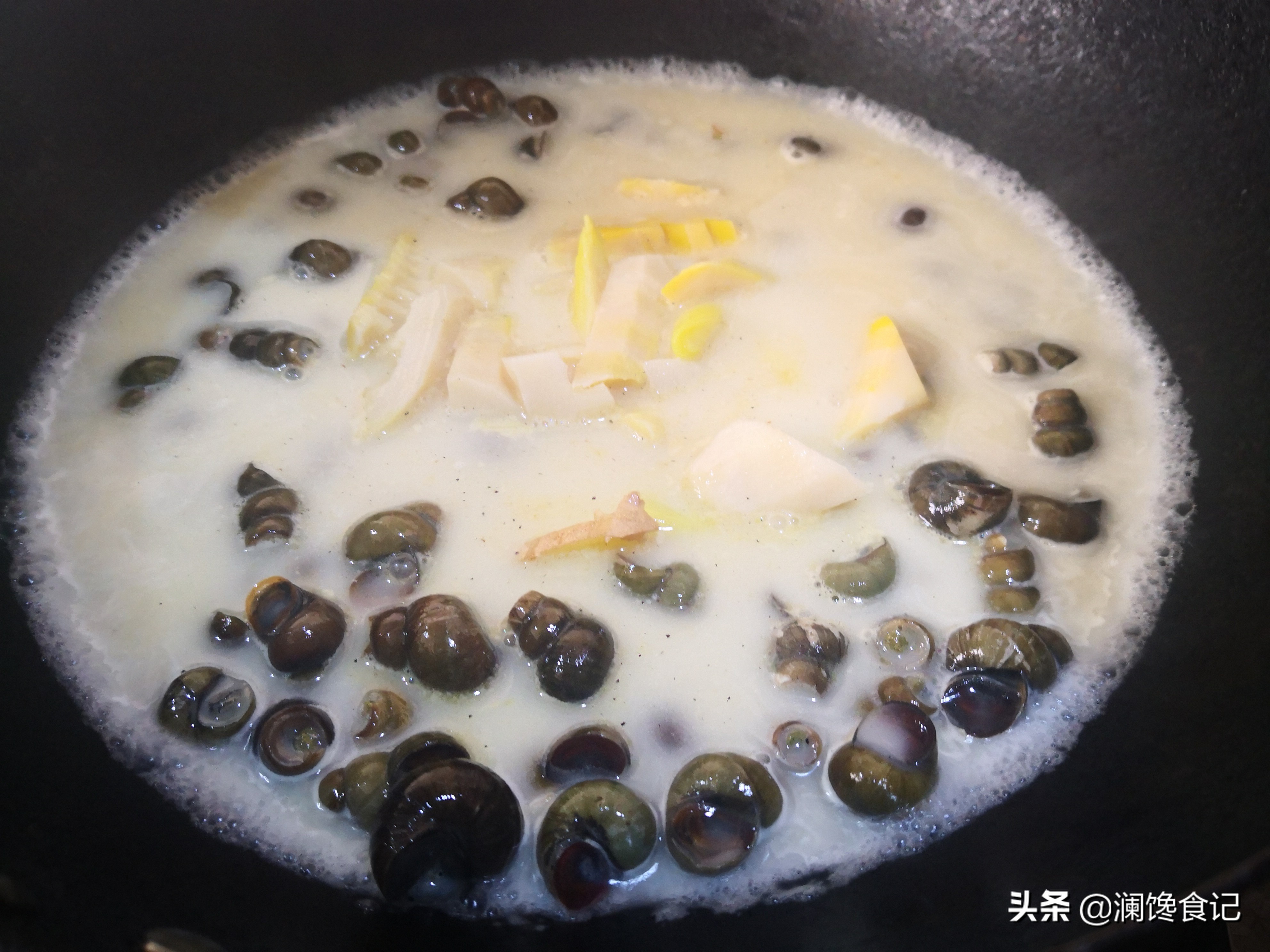 谁说螺蛳粉只有年轻人喜欢,螺蛳清明螺