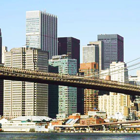 摇滚、坎普、Kaws：狂野又优雅的七月看展指南