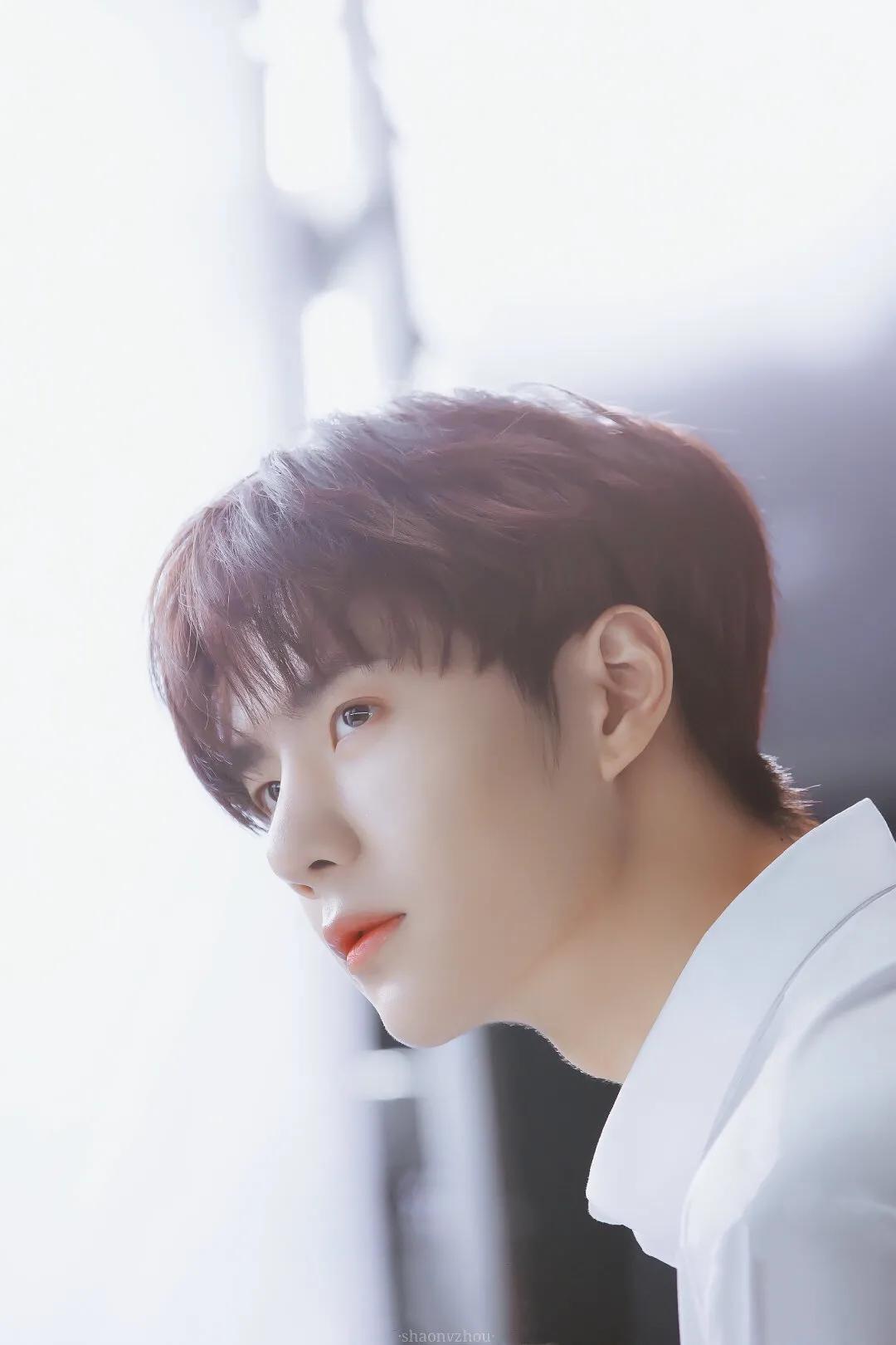 王一博代言的香奈儿蔚蓝味,蔚蓝香水香精版王一博