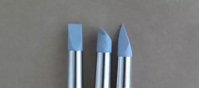 色粉笔表现技法,水溶性粉笔怎么画才亮