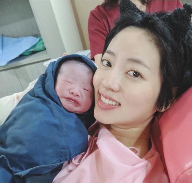 41岁女星怀孕难产,35岁女明星剖4胎