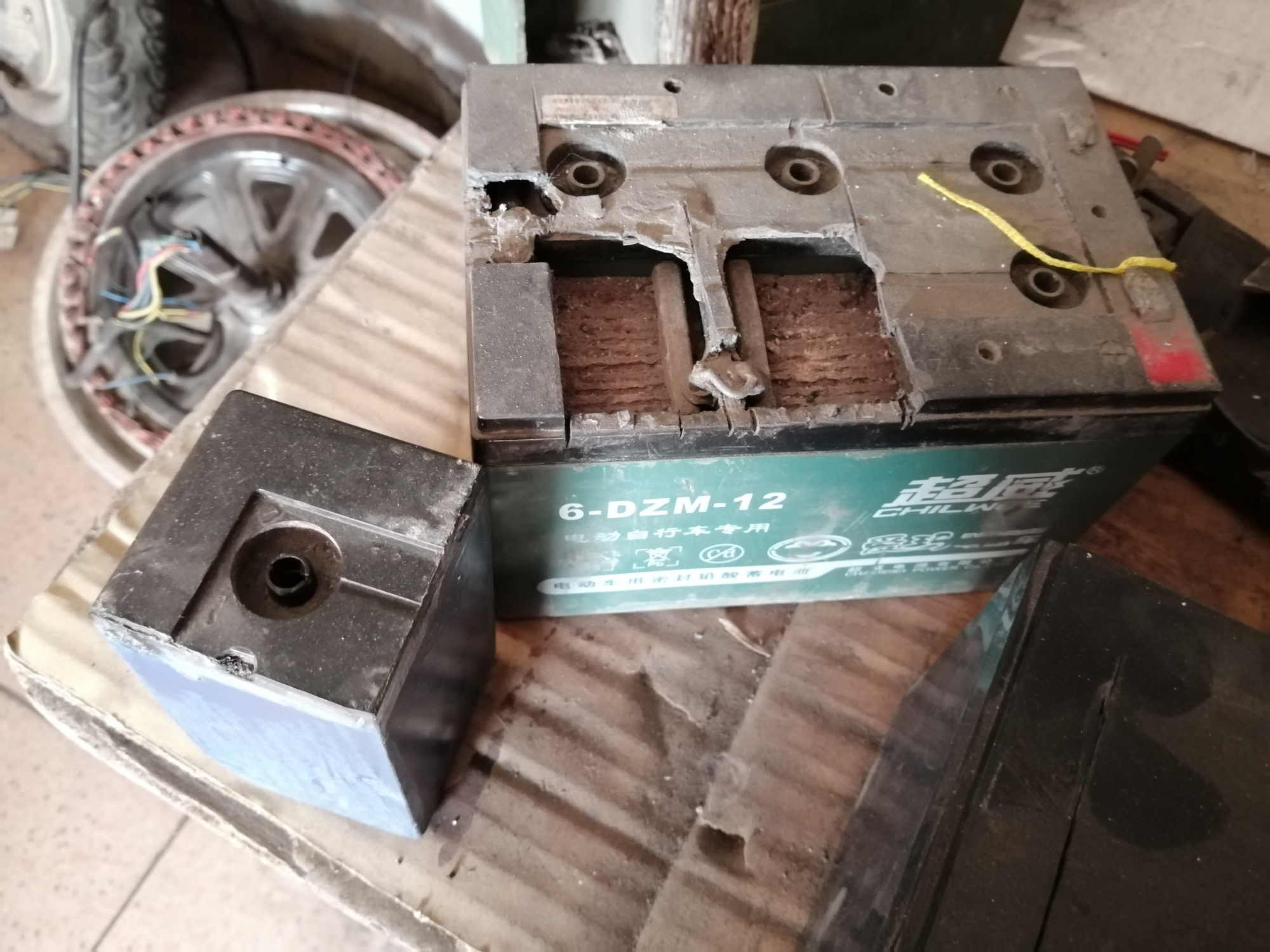 电瓶修复电压能修上去吗,修复电瓶要反复充电放电吗