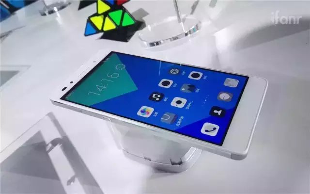 华为手机与vivo手机哪个更好用些,华为和vivo使用3年后哪个更流畅