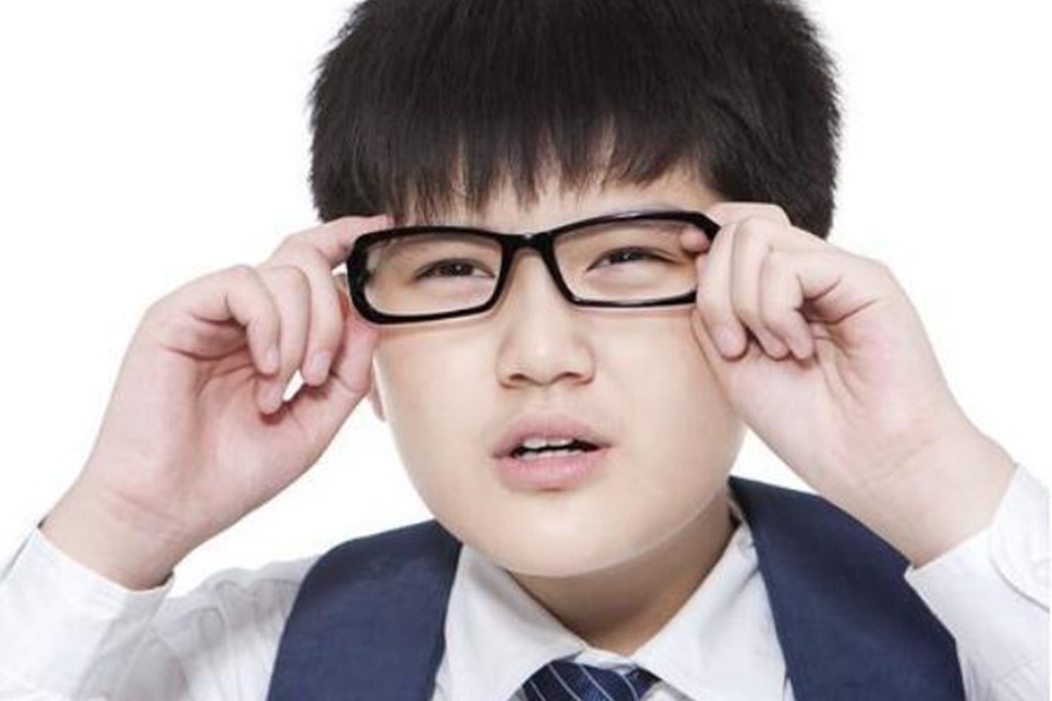 近视了如何控制不增长,近视度数不高如何矫正