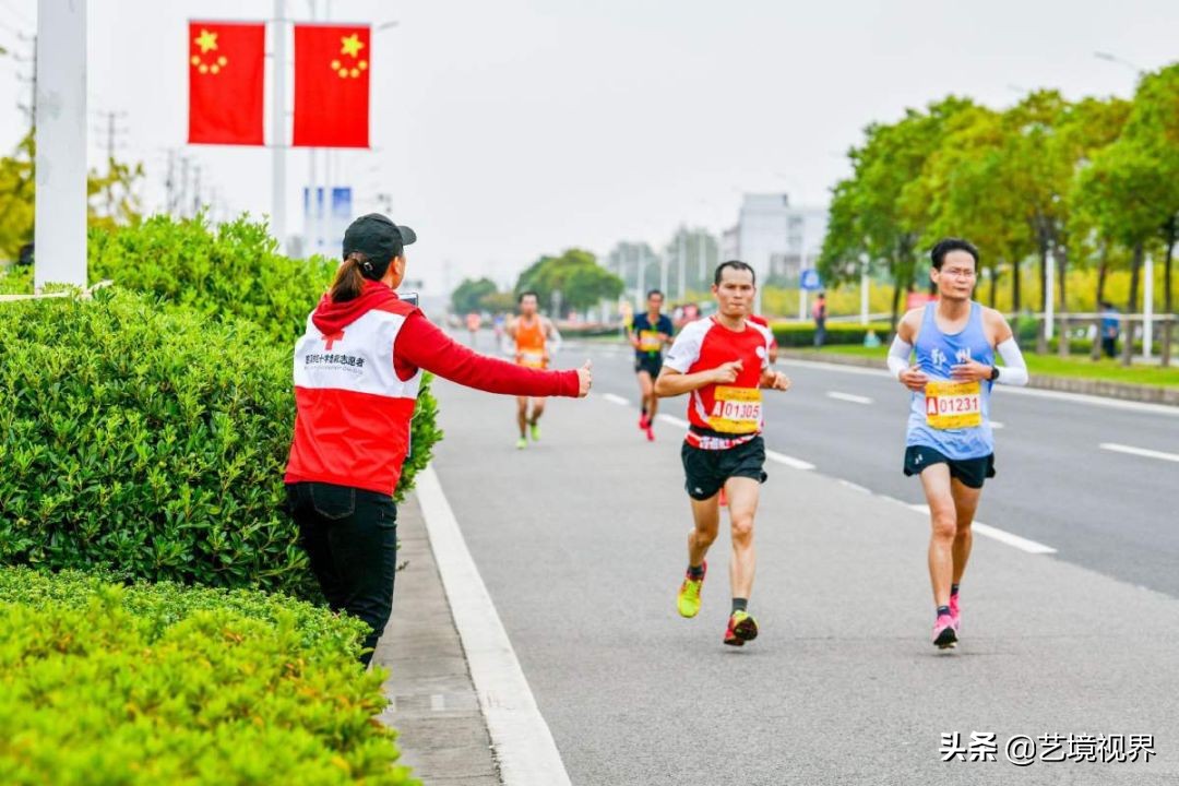 奔跑中国潜江国际马拉松赛视频,宁波吉利汽车马拉松