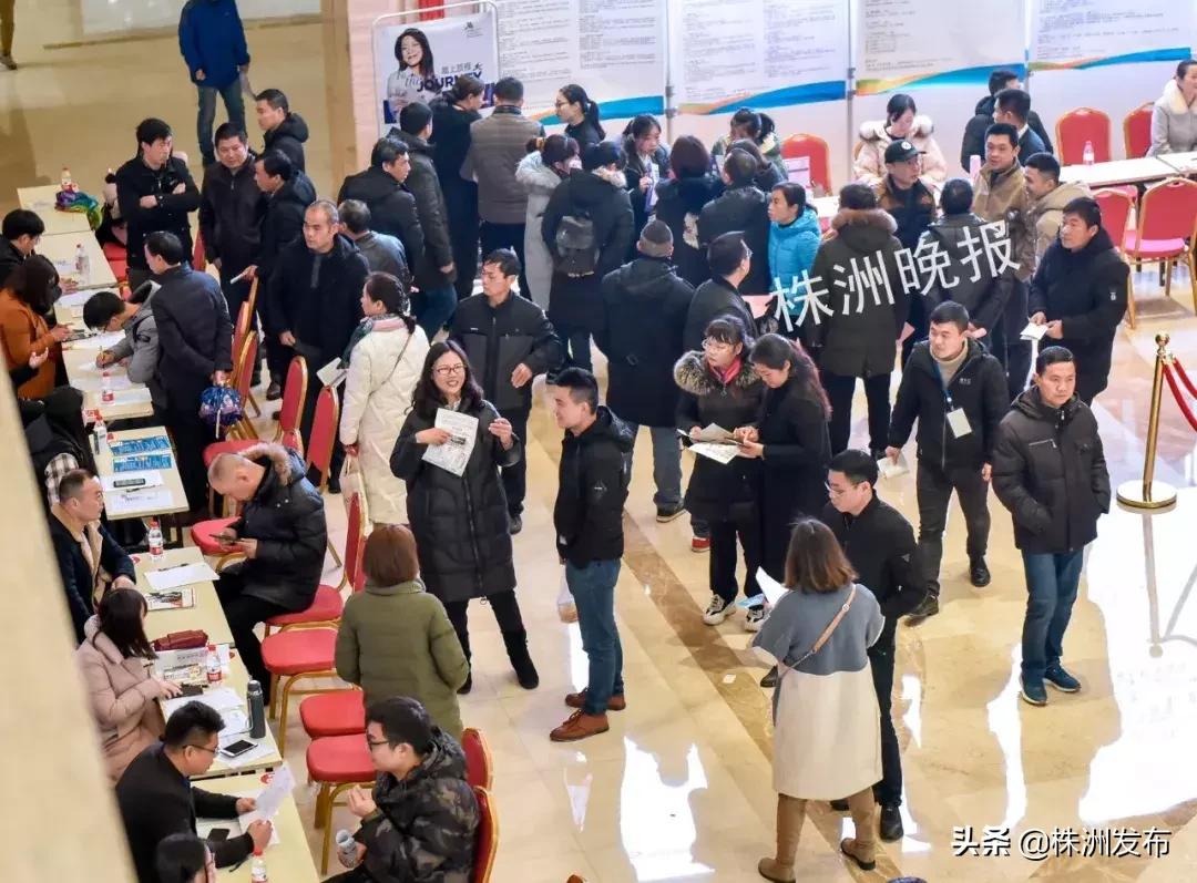 年轻人不进工厂宁愿在外面送外卖,工厂4500不包吃住不如送外卖