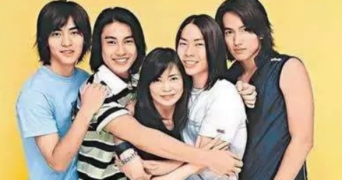 6大比艺人颜值高的经纪人，个个品貌端庄，甩艺人几条街