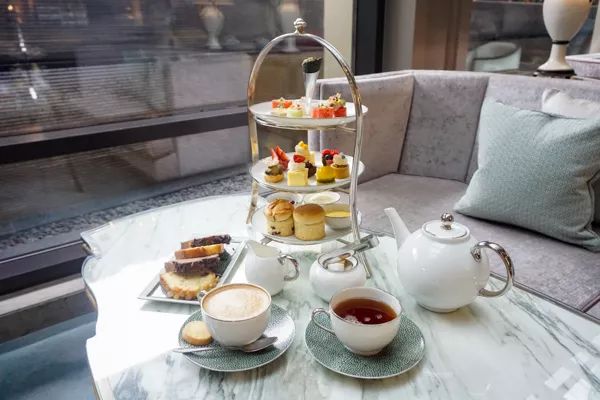 众明星打卡丽思卡尔顿下午茶！进口原料，TWG红茶，真正的低调奢华