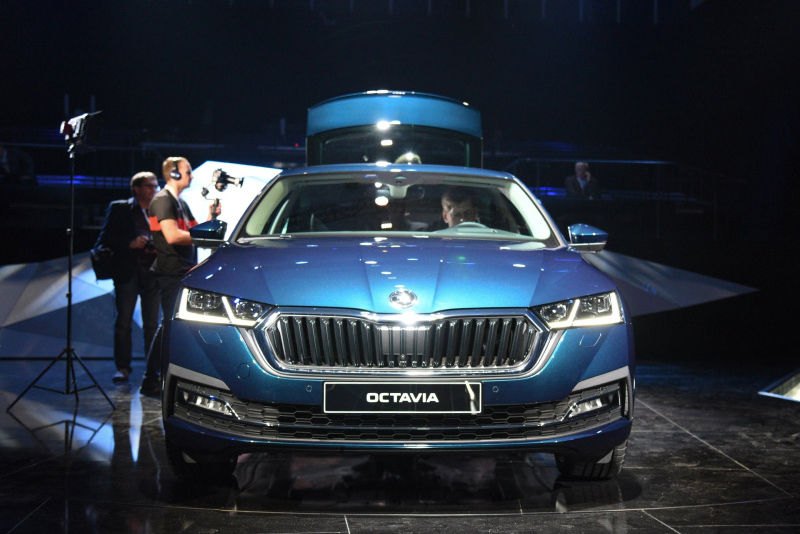 全新斯柯达明锐实车亮相,斯柯达明锐新款尾标