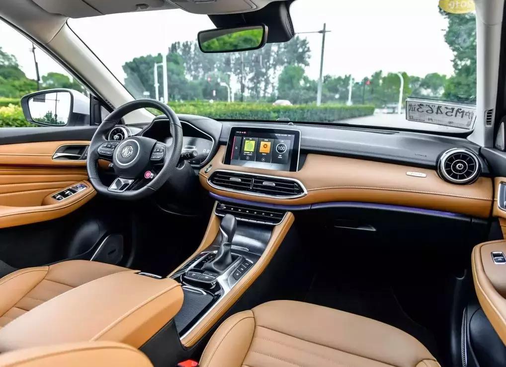 名爵hs的初见荷尔蒙suv到底是什么,对比体验新款名爵hs