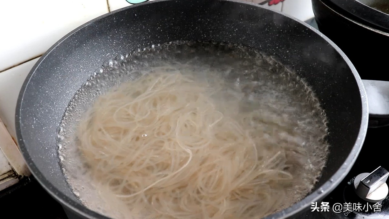 酸辣粉最简单做法酸辣爽口又过瘾,酸辣粉酸辣爽口的红薯粉