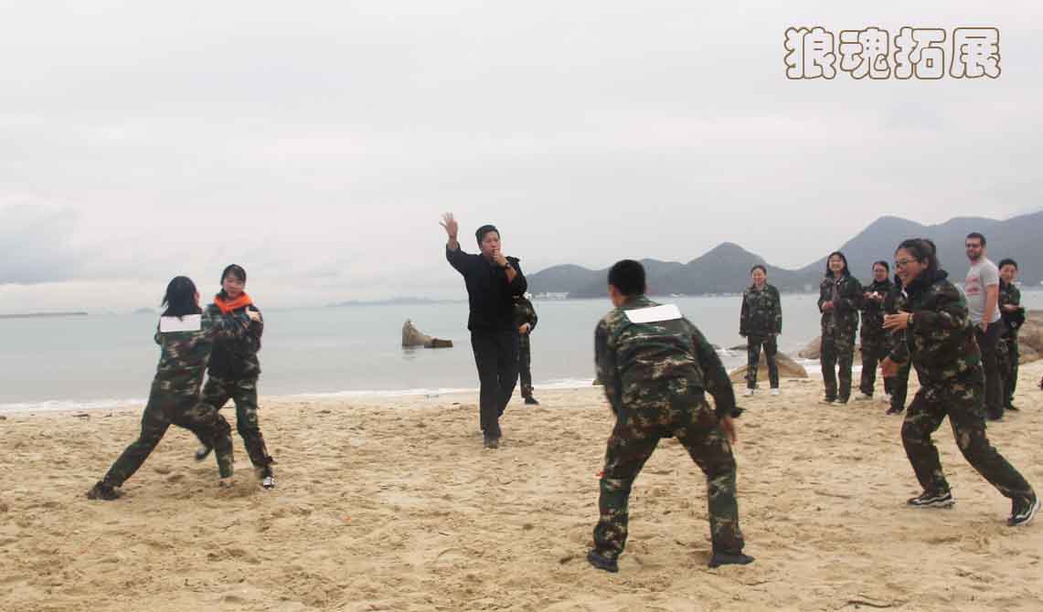 cs野外拓展真人比赛,户外拓展真人cs好玩吗