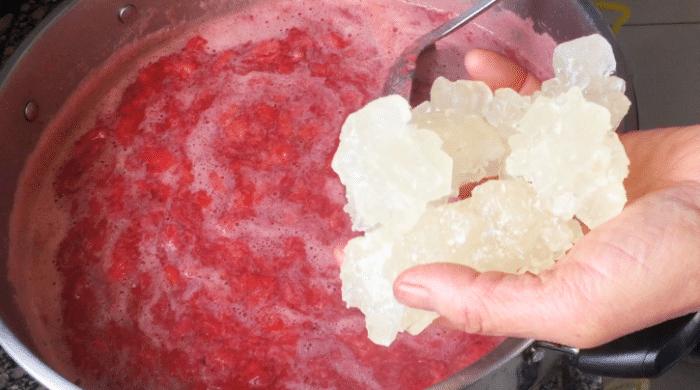 想吃草莓酱可以自己做,想吃草莓酱不用买在家就能做