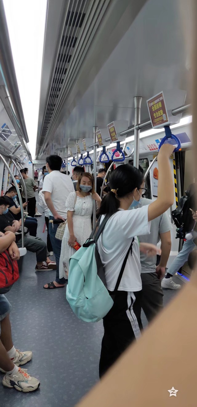 最美好的年纪活成了最糟糕的自己,在最好的年纪里过着最悲哀的生活