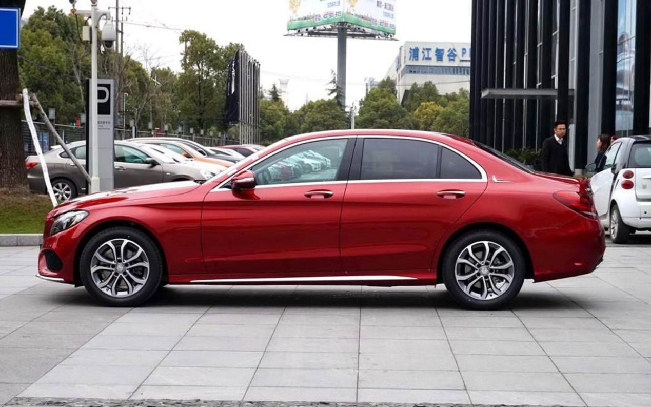 奔驰c级还能买到立标款吗,奔驰c级现在还值得购买吗