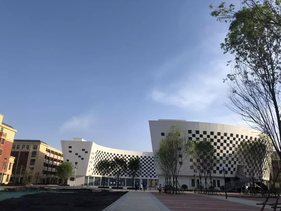 南阳第2完全学校,南阳第三个完全学校