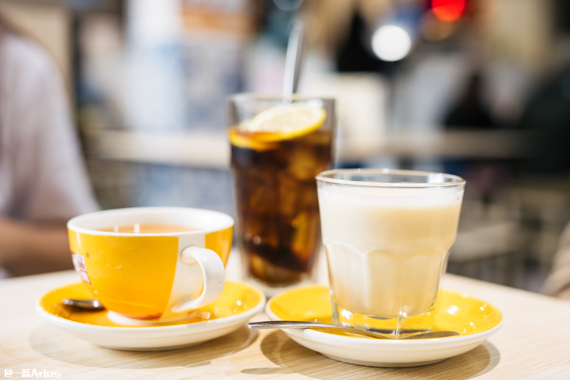 来澳门感受一下紫醉金迷,澳门一天游必去的美食街