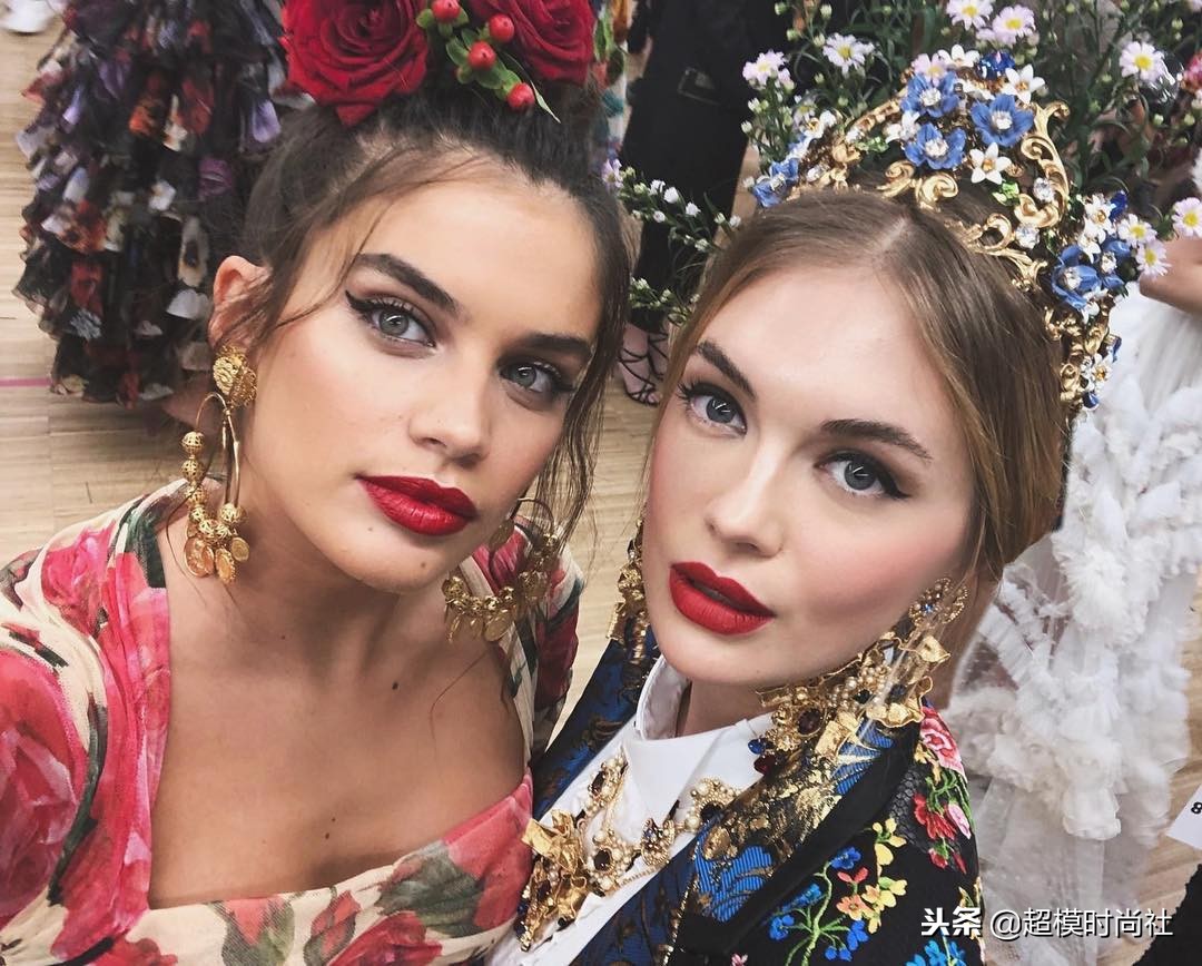 维密一言难尽的服装,维密英伦时装秀