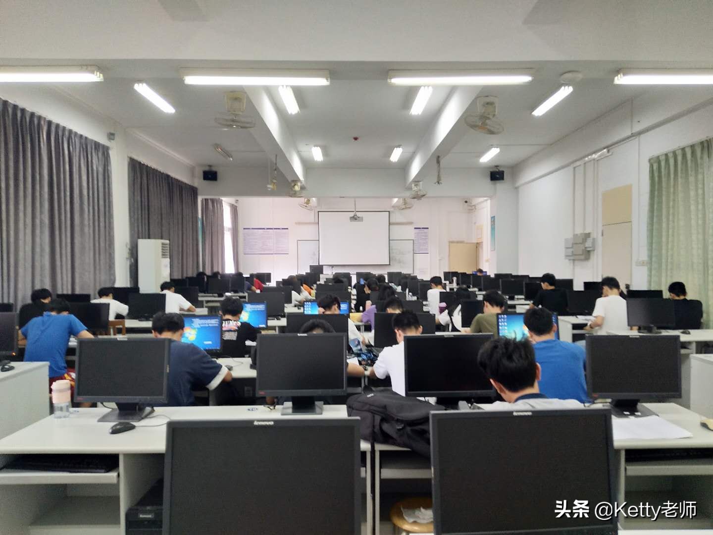 人与人的差距是源于工作之余,人与人的差距就是在时间管理上