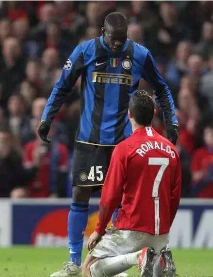 巴洛特利:法甲第13轮场上脱掉裤子?球迷:真是秀出新境界