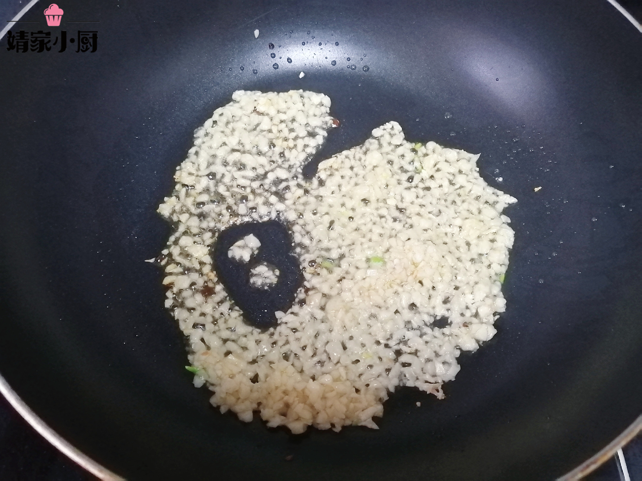 口感酥脆的避风塘炒虾,白灼虾10分钟快手菜