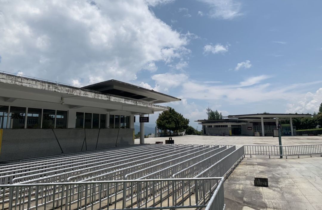 在邛海边吹着风,在邛海边吹吹风