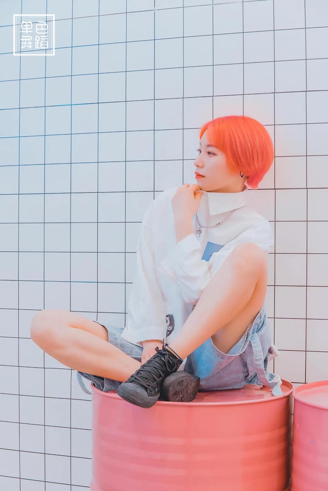 优雅穿搭和艺术感穿搭,十分简约的穿搭穿出高级感