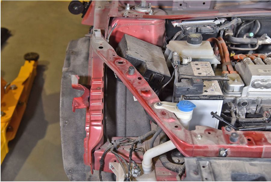 小鹏g3前后防撞梁拆解分析,小鹏g3i深度测评拆解