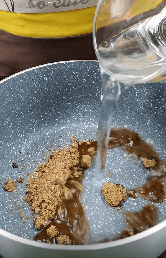 小孩吵着吃南瓜饼,用糯米自制红糖糍粑不用煎