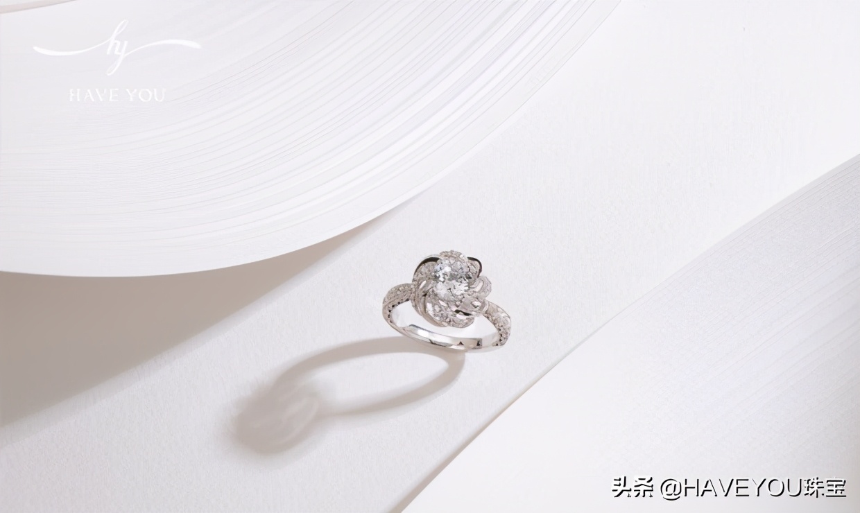 谢瑞麟钻戒款式推荐,钻戒买谢瑞麟还是周大福