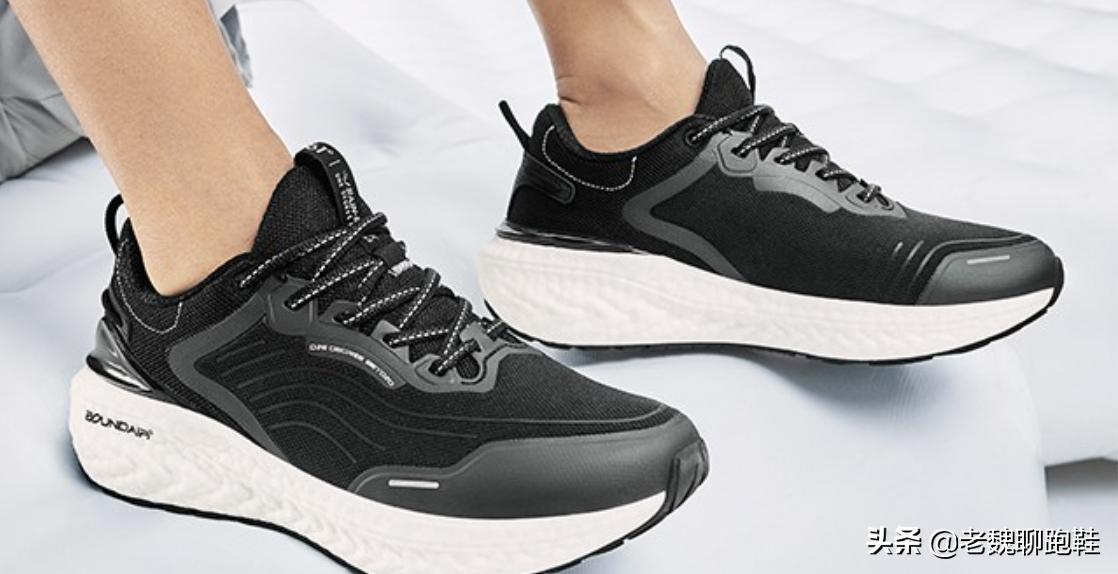 不看品牌看档次的表,adidasub跑鞋性价比推荐