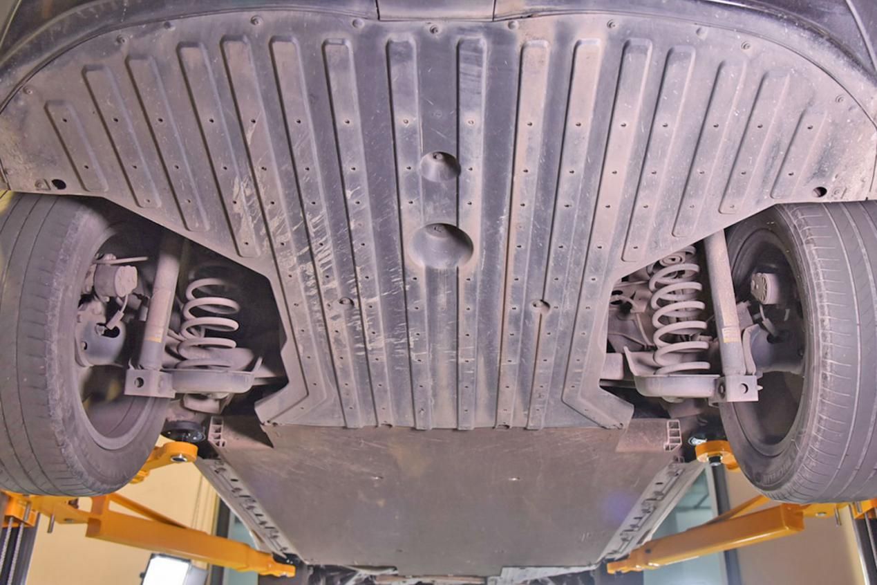 小鹏g3前后防撞梁拆解分析,小鹏g3i深度测评拆解