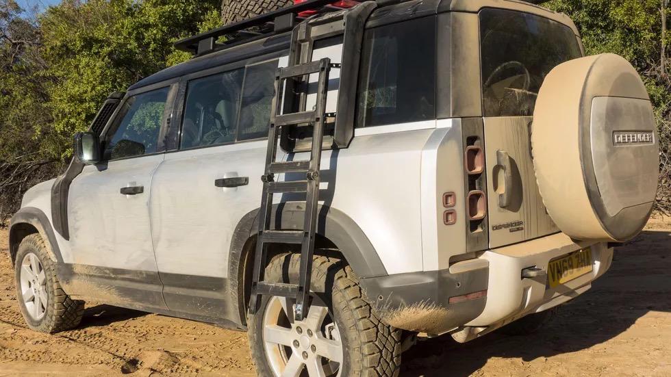 2023款路虎卫士110p400x驾驶感受,2024款路虎卫士110版测评