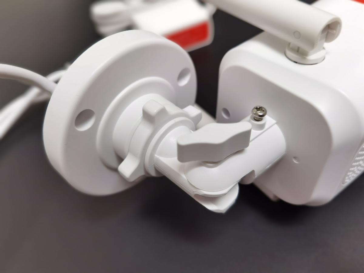 能抵风雨，2K超清画质更清楚，看家护院必备360智能摄像机体验