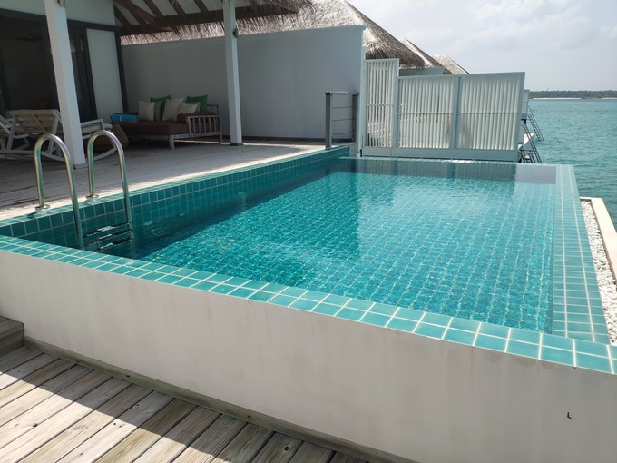 马尔代夫蜜月贵不,阿米拉和菲诺芙岛